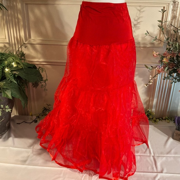 Long Red maxi A-line crinoline petticoat skirt - Picture 2 of 5